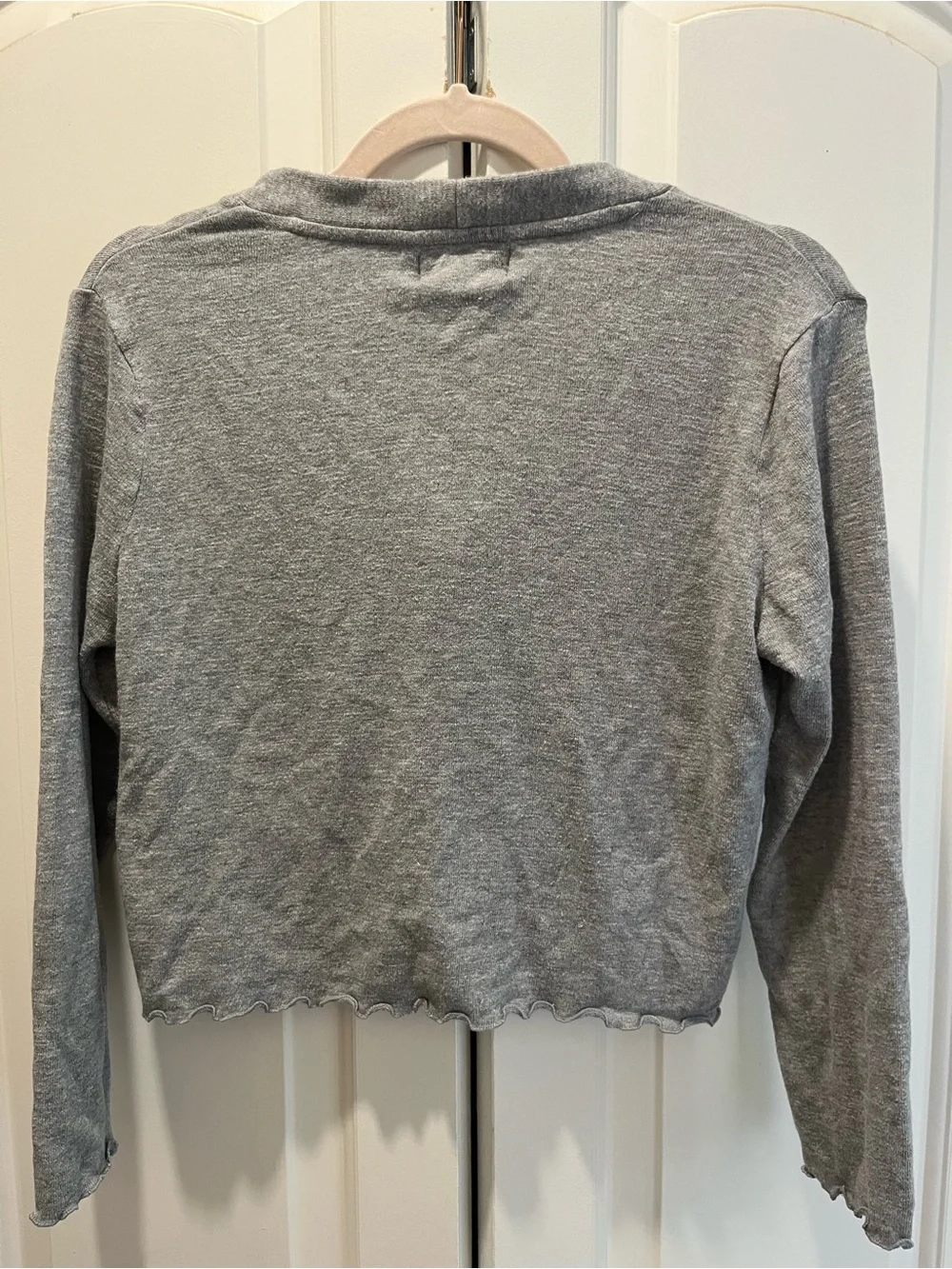 Old Navy Light Gray V-Neck Cropped Button Cardigan